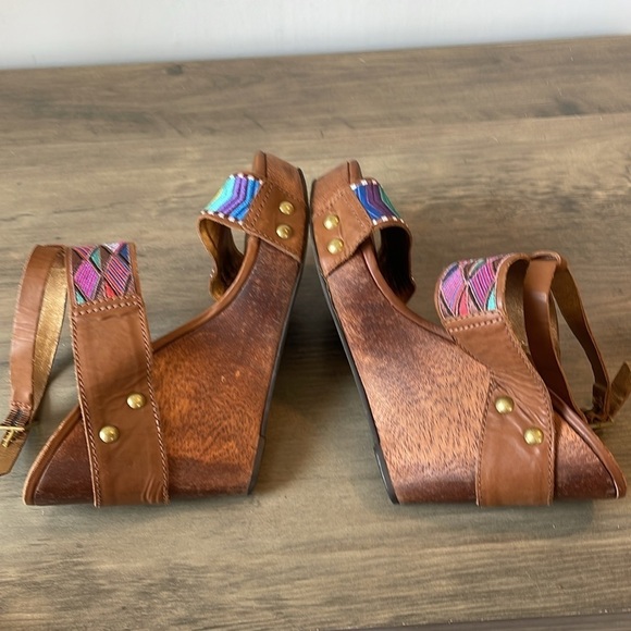 Cynthia Vincent, wedge ankle strap leather platform rainbow sandal, size 7.5 - Picture 6 of 10